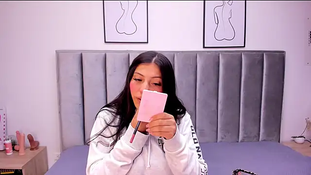 Snapshot of Emmy-Turnner chatting on October 22, 2025, 11:53 am Emmy-Turnner online show from October 22, 2025, 11:53 am