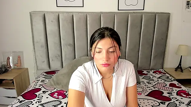 Snapshot of Emmy-Turnner chatting on March 10, 2025, 12:17 pm Emmy-Turnner online show from March 10, 2025, 12:17 pm