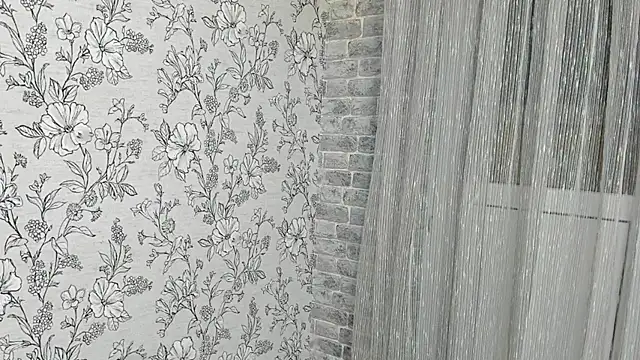 Snapshot of EllaSky_xoxo chatting on November 4, 2025, 11:19 pm EllaSky xoxo online show from November 4, 2025, 11:19 pm