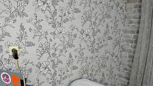 Snapshot of EllaSky_xoxo chatting on October 30, 2025, 7:33 pm EllaSky xoxo online show from October 30, 2025, 7:33 pm