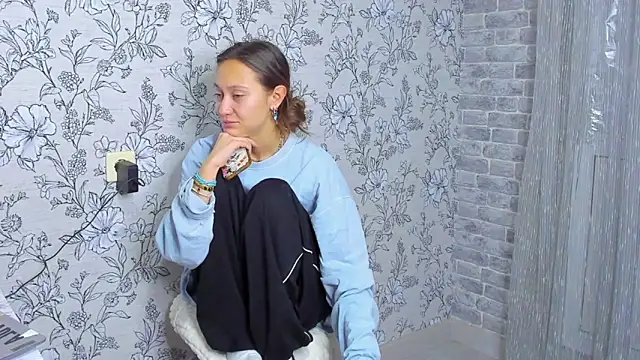 Snapshot of EllaSky_xoxo chatting on November 27, 2025, 1:50 am EllaSky xoxo online show from November 27, 2025, 1:50 am