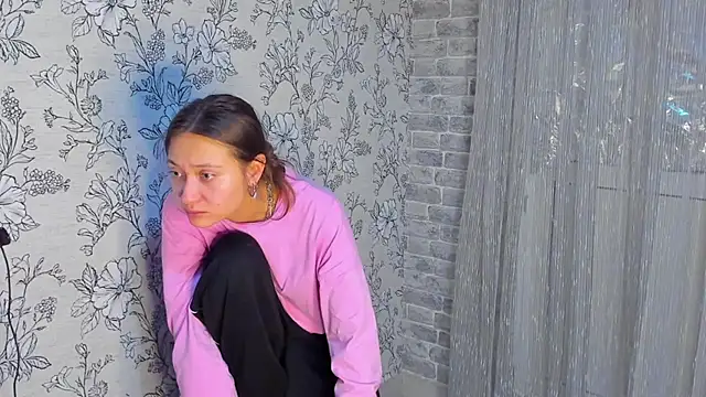 Snapshot of EllaSky_xoxo chatting on November 20, 2025, 12:55 am EllaSky xoxo online show from November 20, 2025, 12:55 am