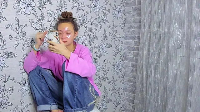 Snapshot of EllaSky_xoxo chatting on November 13, 2025, 2:37 am EllaSky xoxo online show from November 13, 2025, 2:37 am