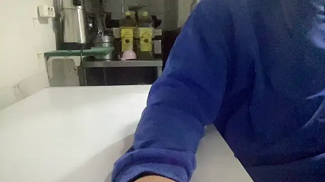 Snapshot of alarasissy chatting on November 5, 2025, 2:20 pm alarasissy online show from November 5, 2025, 2:20 pm