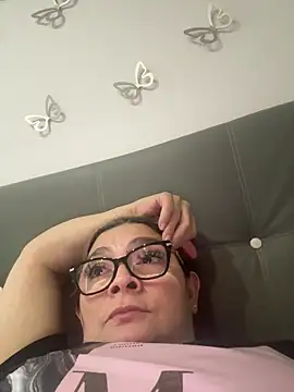 AntonellaAlondra4 online show from May 31, 2026, 9:04 pm