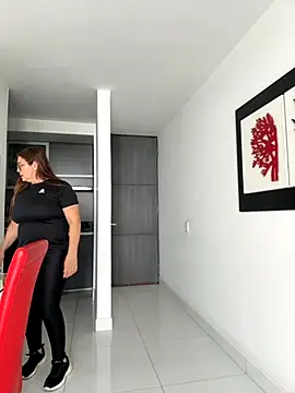 Snapshot of AntonellaAlondra4 chatting on November 15, 2025, 2:21 pm AntonellaAlondra4 online show from November 15, 2025, 2:21 pm