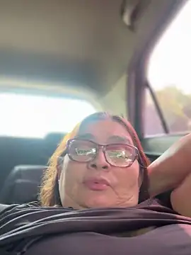 Snapshot of AntonellaAlondra4 chatting on November 10, 2025, 4:01 pm AntonellaAlondra4 online show from November 10, 2025, 4:01 pm