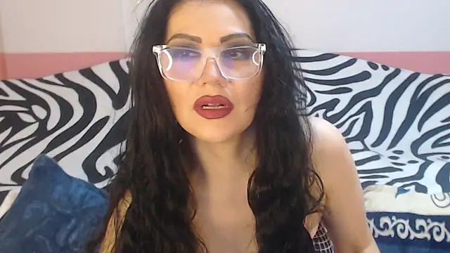 Snapshot of Ary_z chatting on February 3, 2026, 6:02 pm Ary z online show from February 3, 2026, 6:02 pm