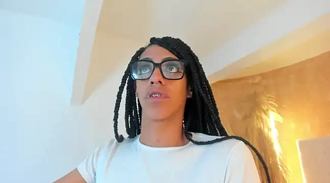 APRILL FOXX online show from March 11, 2025, 4:19 am