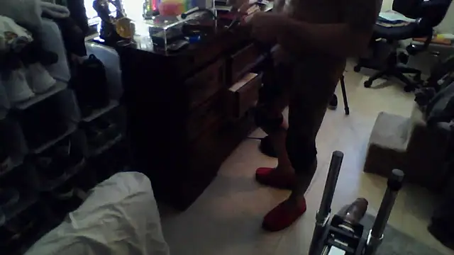 6PHUKBOI9 online show from January 11, 2026, 11:33 pm