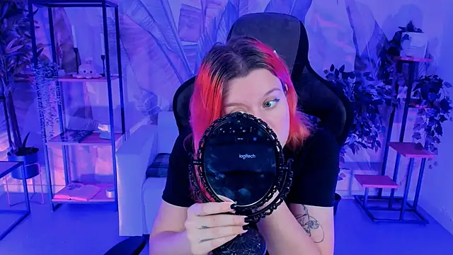 Snapshot of NielletaBlossom chatting on March 8, 2025, 5:17 am NielletaBlossom online show from March 8, 2025, 5:17 am