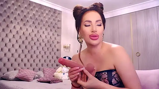 TianaPosh online show from February 11, 2026, 9:58 pm