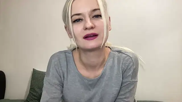 Onika Love online show from November 24, 2025, 10:54 pm