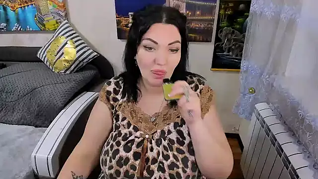 Lady Boom Wild  online show from February 16, 2026, 4:49 pm