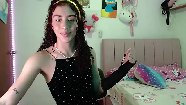 Perla web09 online show from October 10, 2025, 6:31 pm