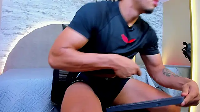 thaddeus king online show from September 19, 2025, 10:14 pm