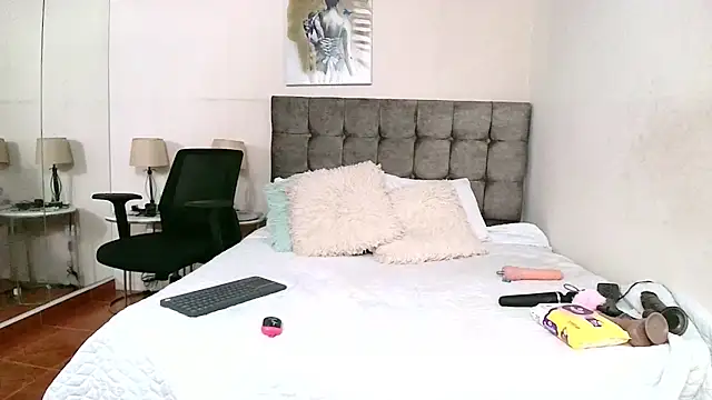 IssabellaJones online show from November 19, 2025, 12:43 am