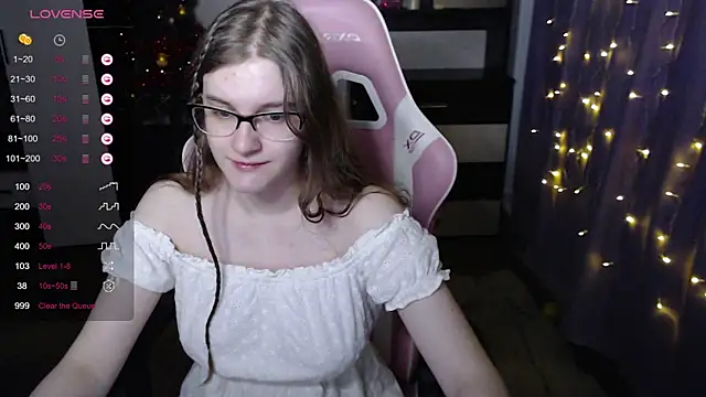 Tomato Tease online show from December 16, 2025, 5:00 am