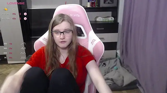 Snapshot of Tomato_Tease chatting on January 3, 2025, 9:05 pm Tomato Tease online show from January 3, 2025, 9:05 pm
