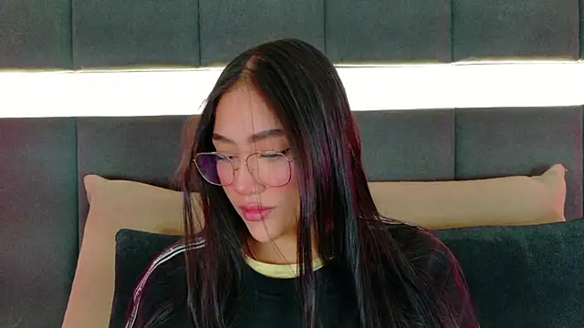 Snapshot of nicolle_pierce chatting on October 24, 2025, 2:05 pm nicolle pierce online show from October 24, 2025, 2:05 pm