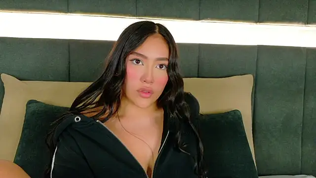 Snapshot of nicolle_pierce chatting on November 10, 2025, 2:00 pm nicolle pierce online show from November 10, 2025, 2:00 pm