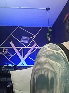 Snapshot of Gelena_Black chatting on October 31, 2025, 1:52 pm Gelena Black online show from October 31, 2025, 1:52 pm