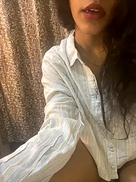 Snapshot of Divyaa69 chatting on September 12, 2025, 2:17 pm Divyaa69 online show from September 12, 2025, 2:17 pm