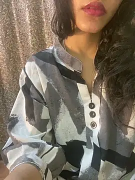 Snapshot of Divyaa69 chatting on October 1, 2025, 1:44 am Divyaa69 online show from October 1, 2025, 1:44 am