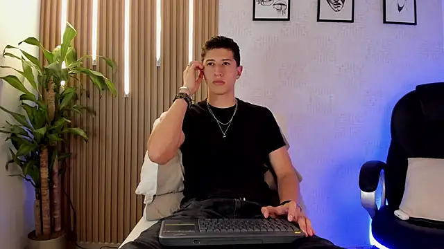 Dorianmistery2322  online show from December 15, 2025, 10:26 pm