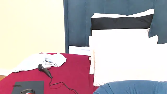 kittykhloe22 online show from March 14, 2025, 6:29 pm