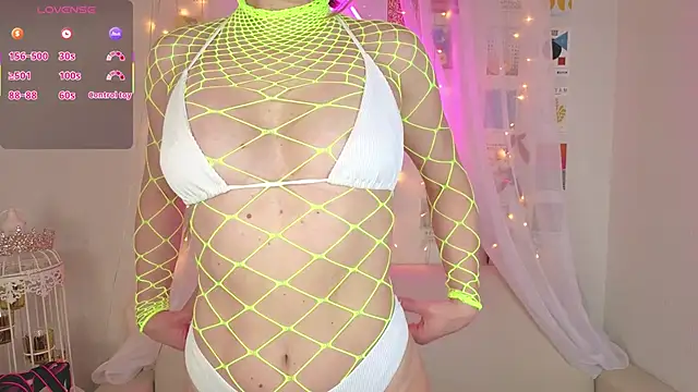 Snapshot of Angel_Nikole chatting on November 2, 2025, 1:32 am Angel Nikole online show from November 2, 2025, 1:32 am