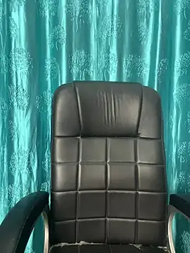 Snapshot of poision51 chatting on February 25, 2025, 10:04 am poision51 online show from February 25, 2025, 10:04 am