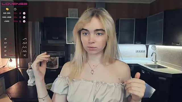 LinnBottrell online show from February 18, 2025, 3:21 am