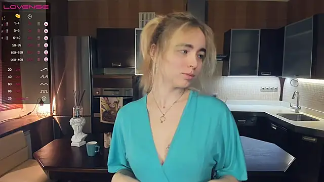 LinnBottrell online show from February 18, 2025, 8:25 pm