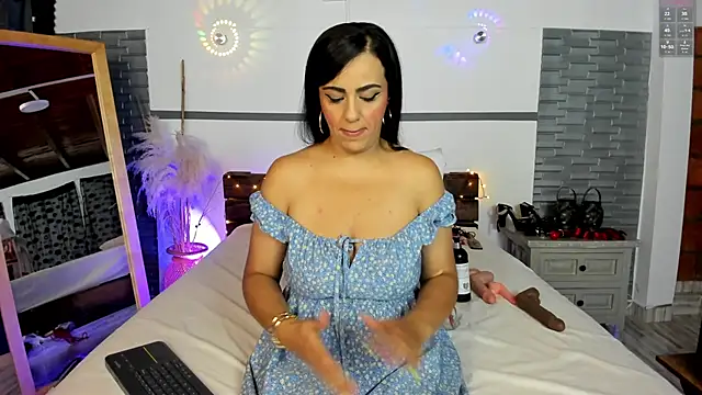 Kimberly lozano online show from September 19, 2025, 12:09 pm