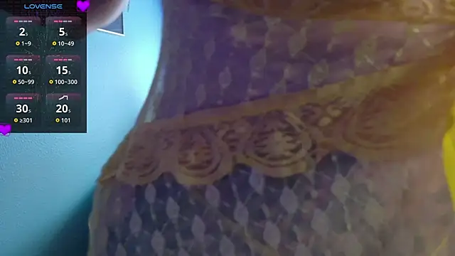 Snapshot of QueenYsuRey chatting on November 7, 2025, 9:41 pm QueenYsuRey online show from November 7, 2025, 9:41 pm