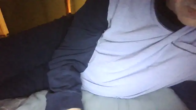 brtbrlss online show from November 15, 2025, 2:37 am