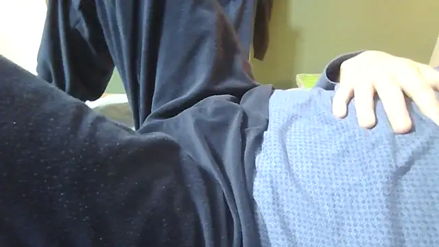 brtbrlss online show from November 30, 2025, 4:52 pm