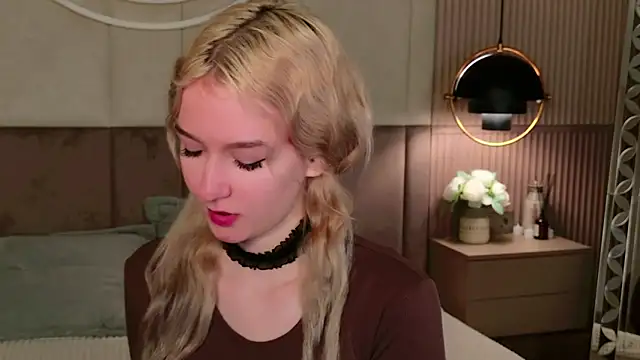 Snapshot of NaomiLoys chatting on February 25, 2025, 4:46 pm NaomiLoys online show from February 25, 2025, 4:46 pm