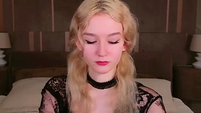 Snapshot of NaomiLoys chatting on February 24, 2025, 4:58 pm NaomiLoys online show from February 24, 2025, 4:58 pm