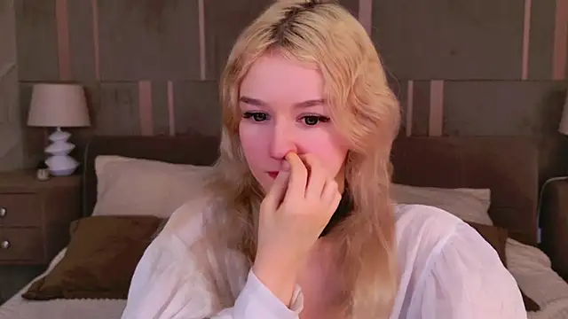 Snapshot of NaomiLoys chatting on March 7, 2025, 11:49 pm NaomiLoys online show from March 7, 2025, 11:49 pm