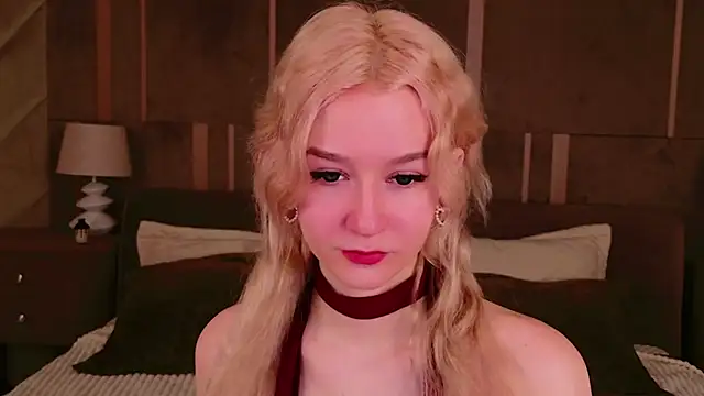 Snapshot of NaomiLoys chatting on March 21, 2025, 9:01 pm NaomiLoys online show from March 21, 2025, 9:01 pm