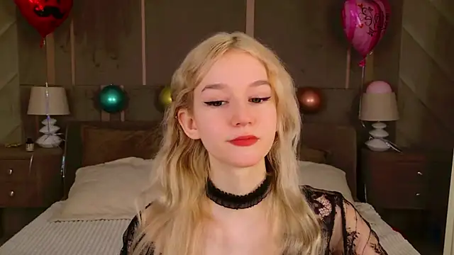 Snapshot of NaomiLoys chatting on February 15, 2025, 4:34 pm NaomiLoys online show from February 15, 2025, 4:34 pm