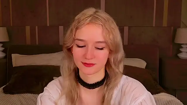 Snapshot of NaomiLoys chatting on February 10, 2025, 3:35 am NaomiLoys online show from February 10, 2025, 3:35 am