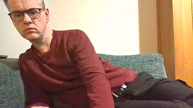 Snapshot of Hectorthyssen1 chatting on February 24, 2025, 11:09 pm Hectorthyssen1 online show from February 24, 2025, 11:09 pm