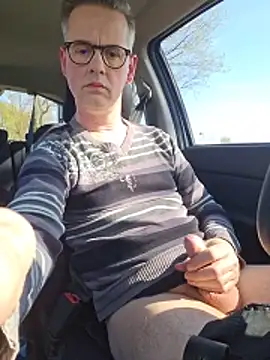 Hectorthyssen1 online show from April 15, 2026, 2:54 pm