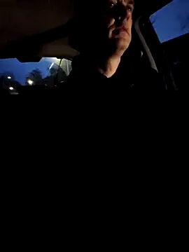 Hectorthyssen1 online show from November 4, 2025, 4:33 pm