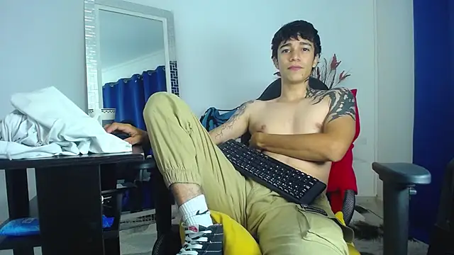 Zacktk7 online show from February 5, 2025, 11:28 pm