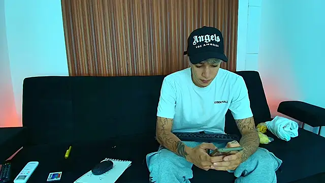 Zacktk7 online show from February 25, 2025, 8:00 pm