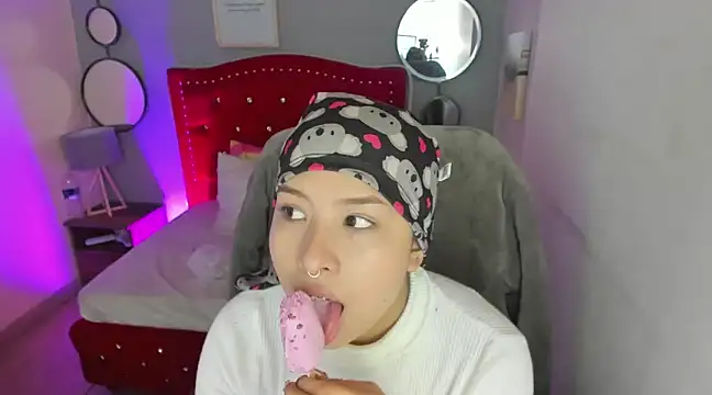 Namiko Park online show from February 10, 2025, 6:13 pm